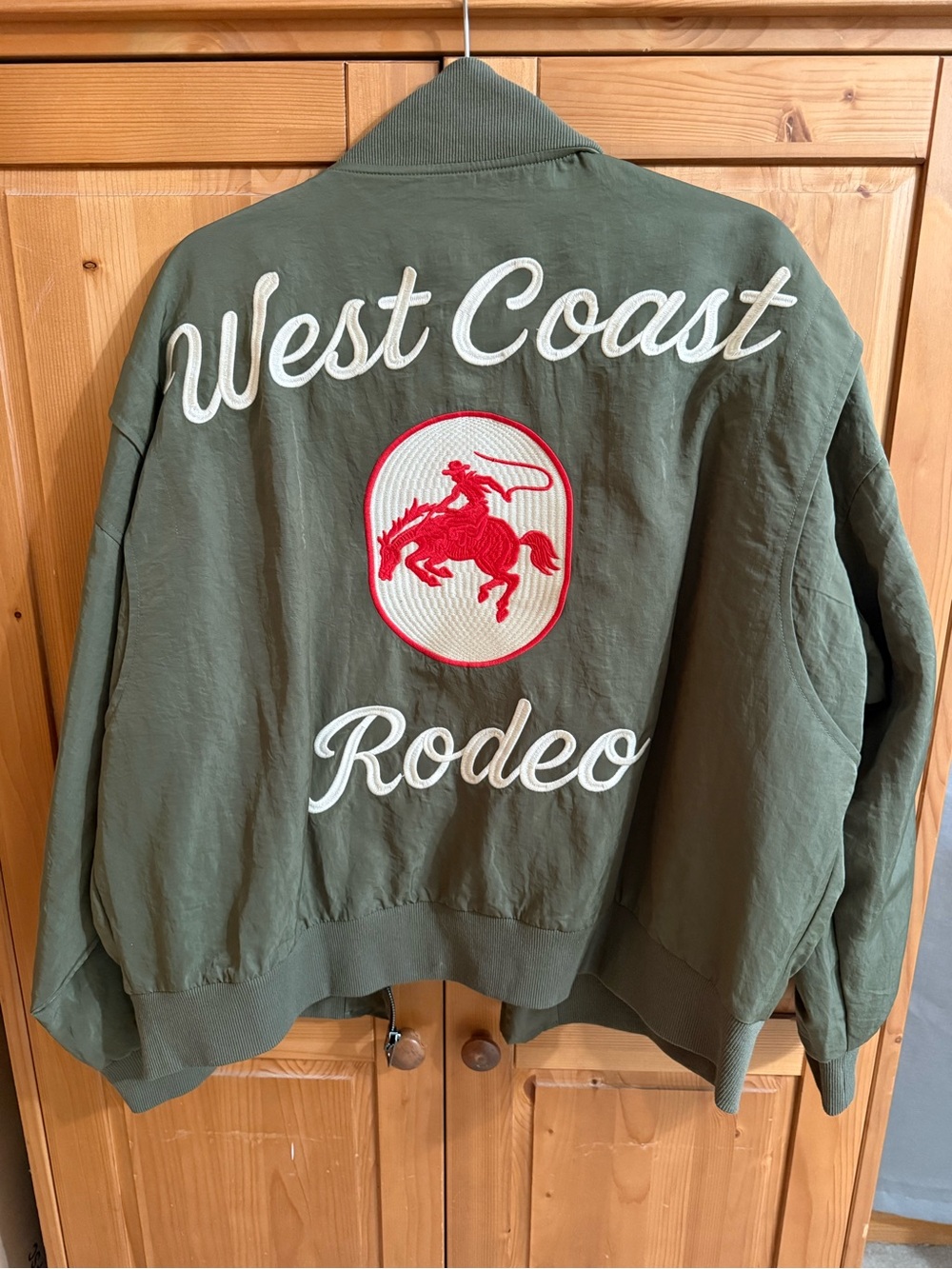 Women’s Olive Green Bomber Jacket with Embroidered Patches Medium - Picture 10 of 10